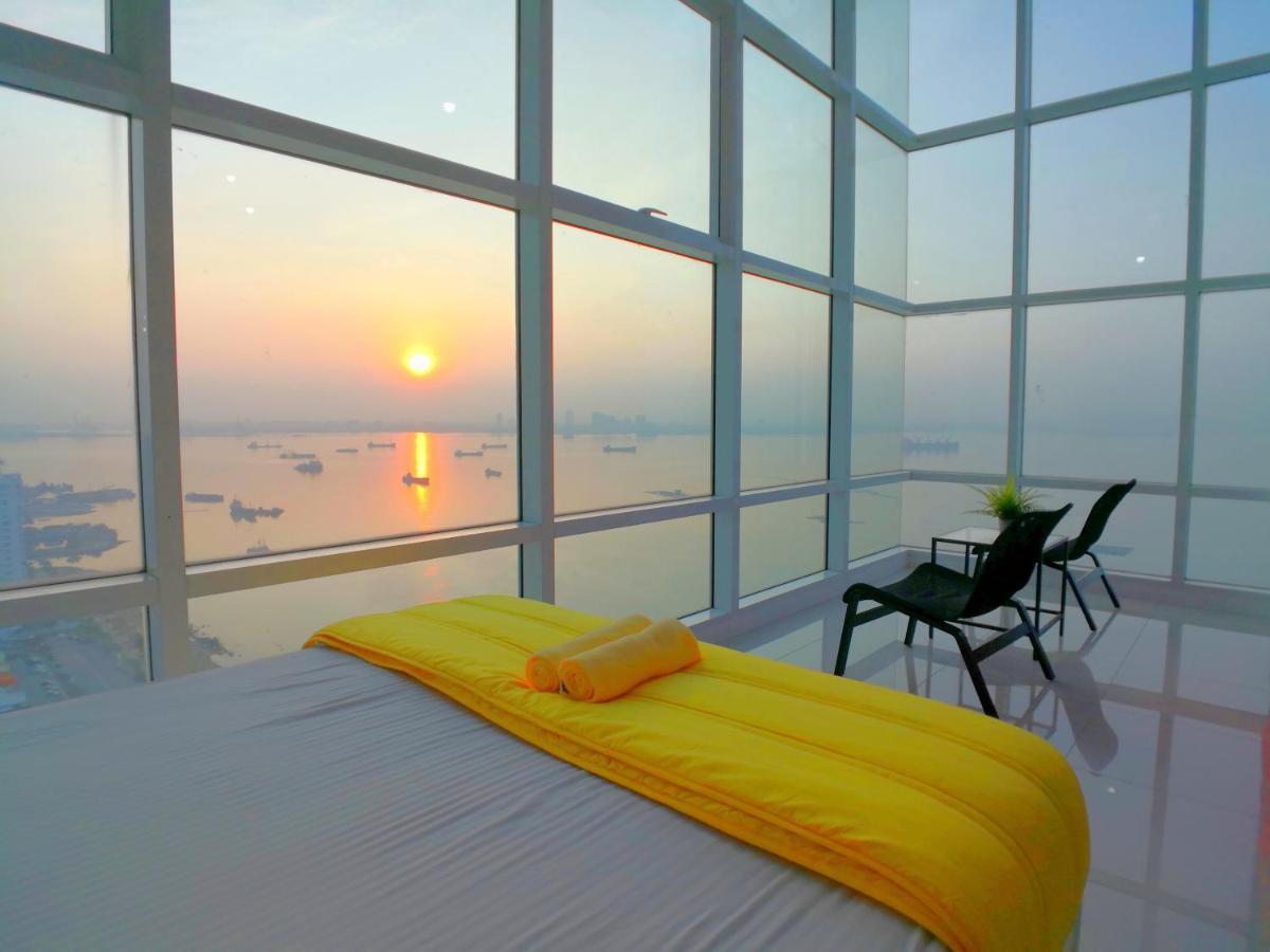 Maritime Suites By Comfy George Town Exterior foto