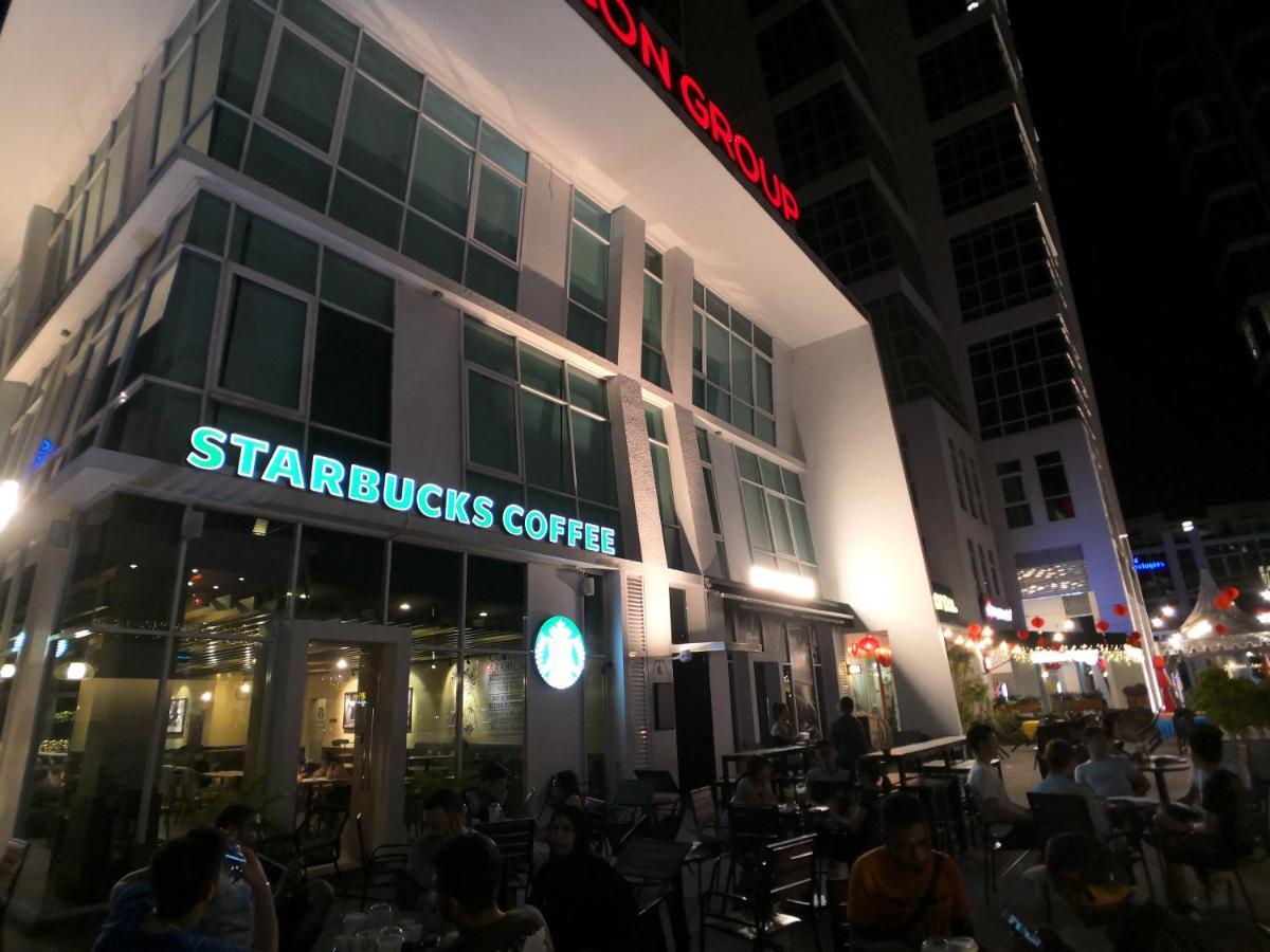 Maritime Suites By Comfy George Town Exterior foto